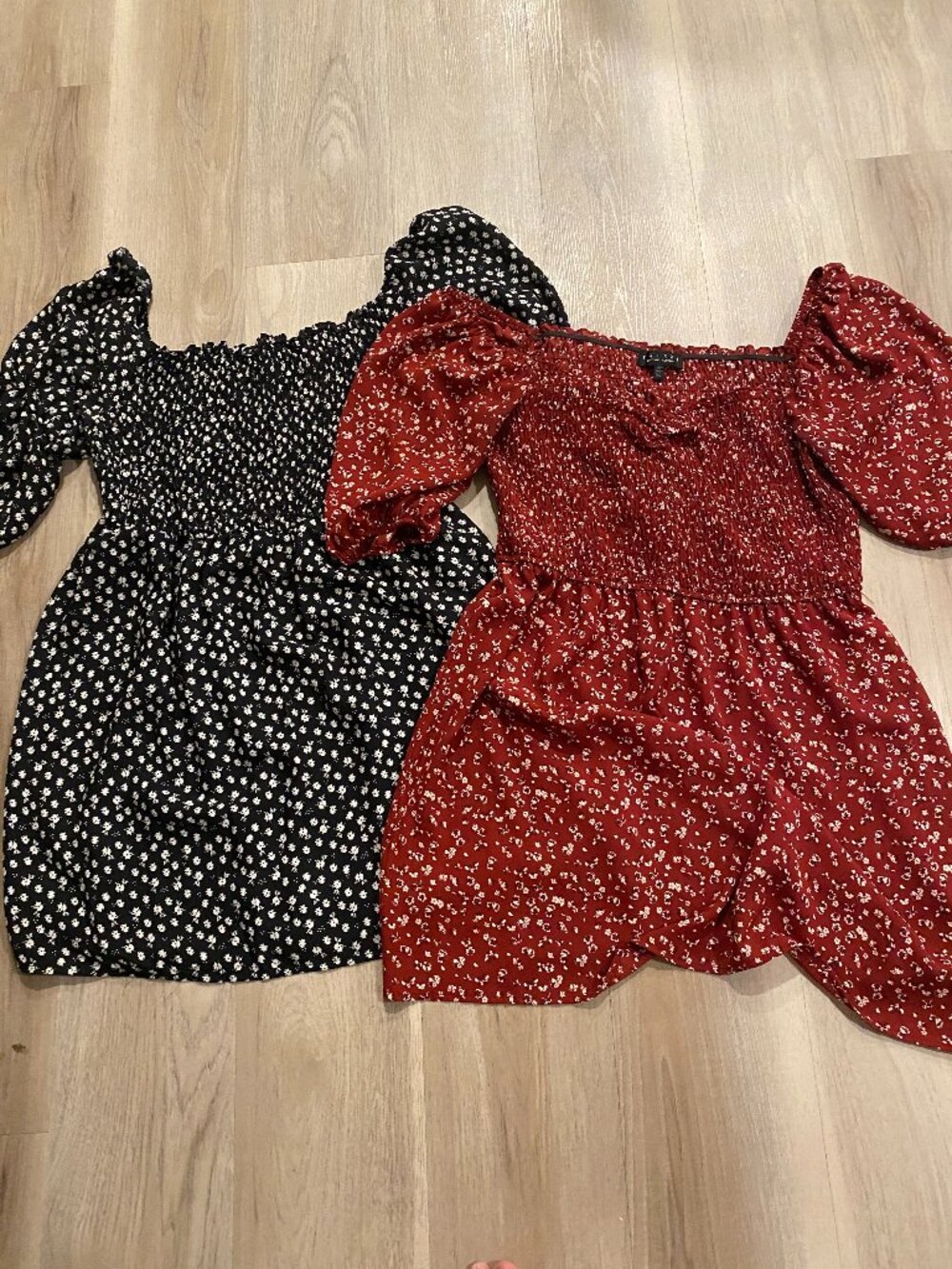 BOGO 🌸 AUW / TRIXXI Smocked Floral Puff Sleeve Mini Dress XL Black & Red